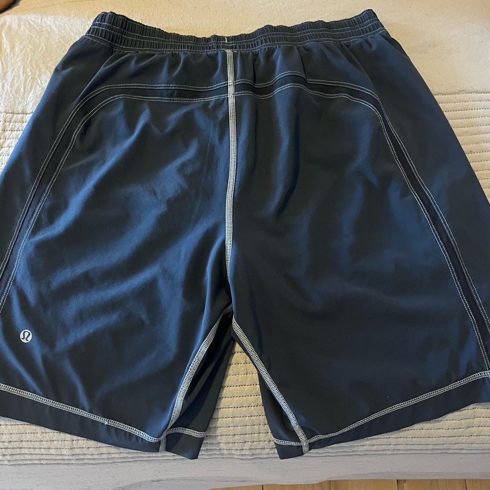 Men’s lulu lemon shorts